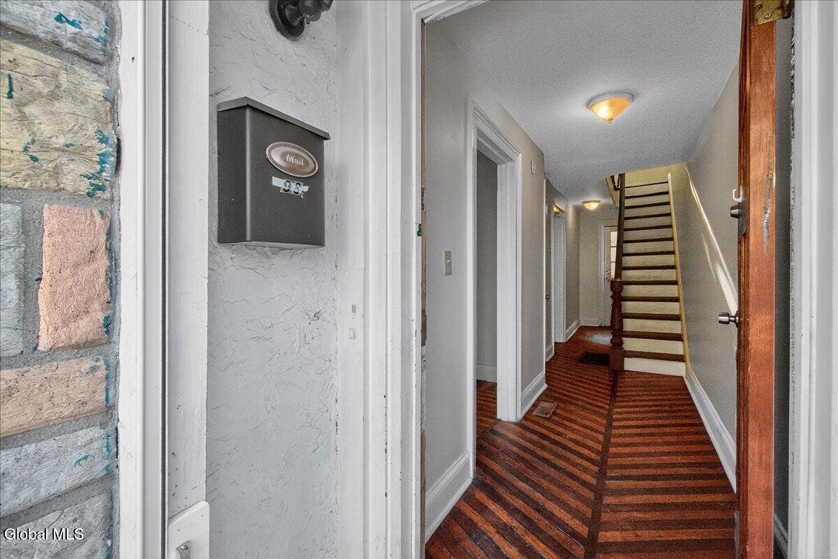 98 Livingston Avenue
