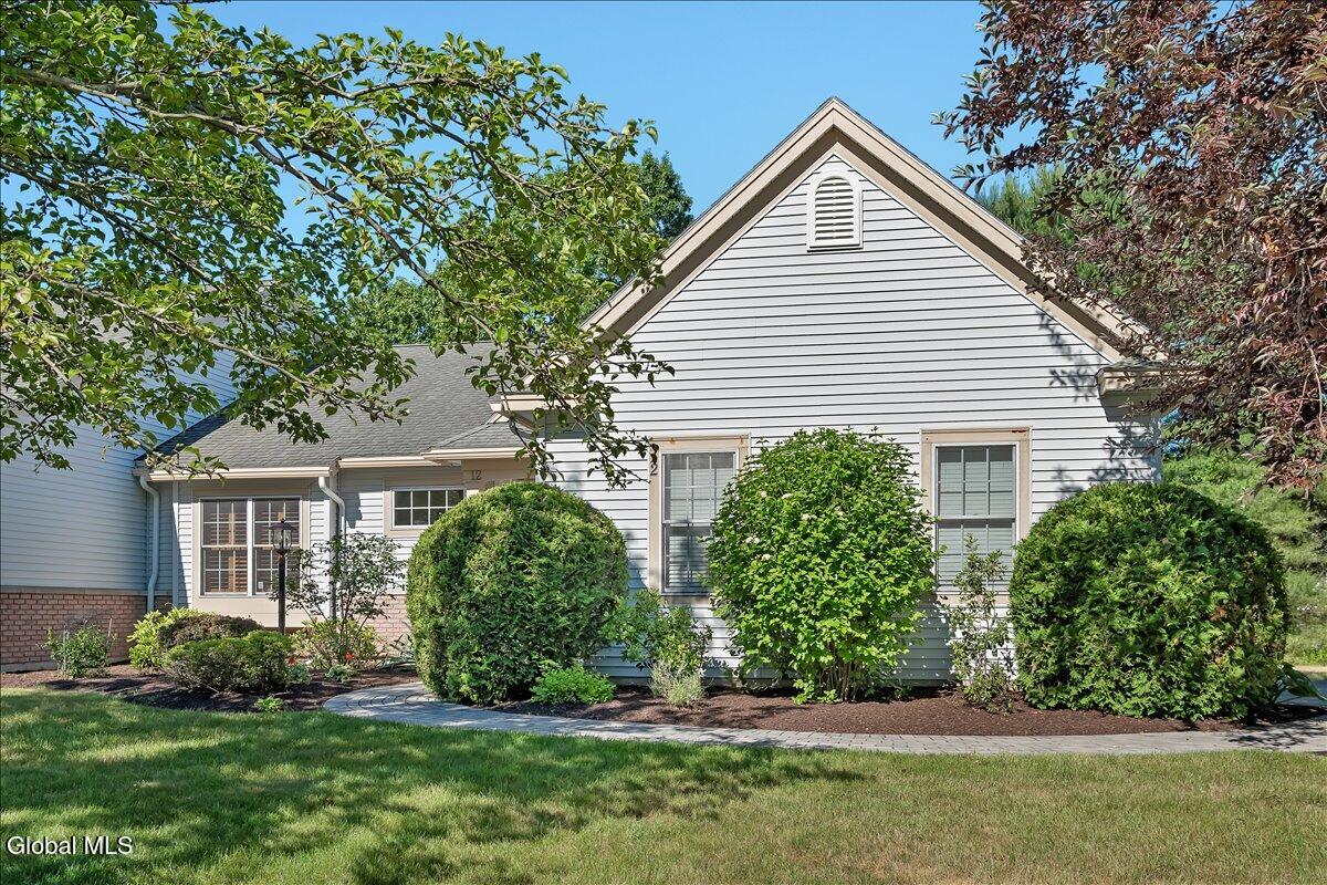 12 Camden Circle