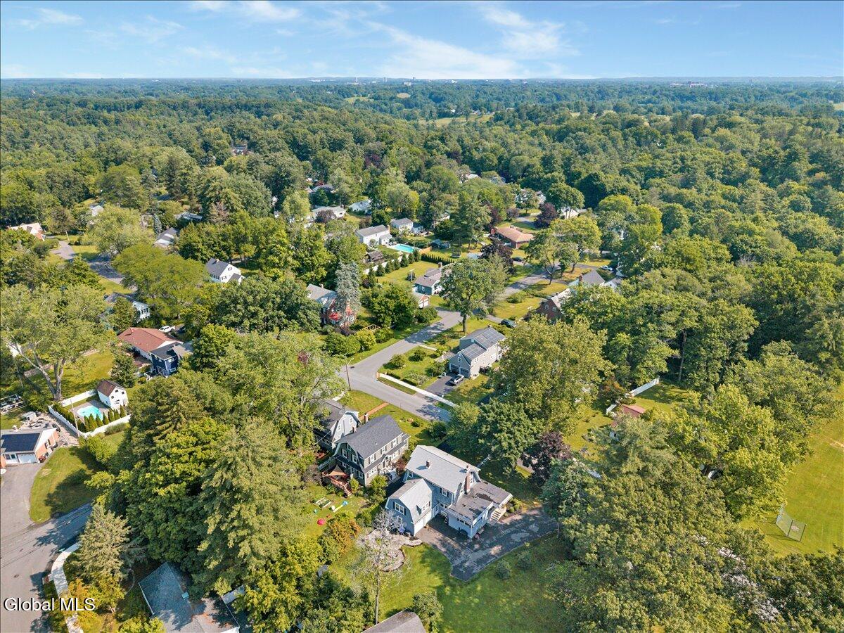27 Herrick Avenue