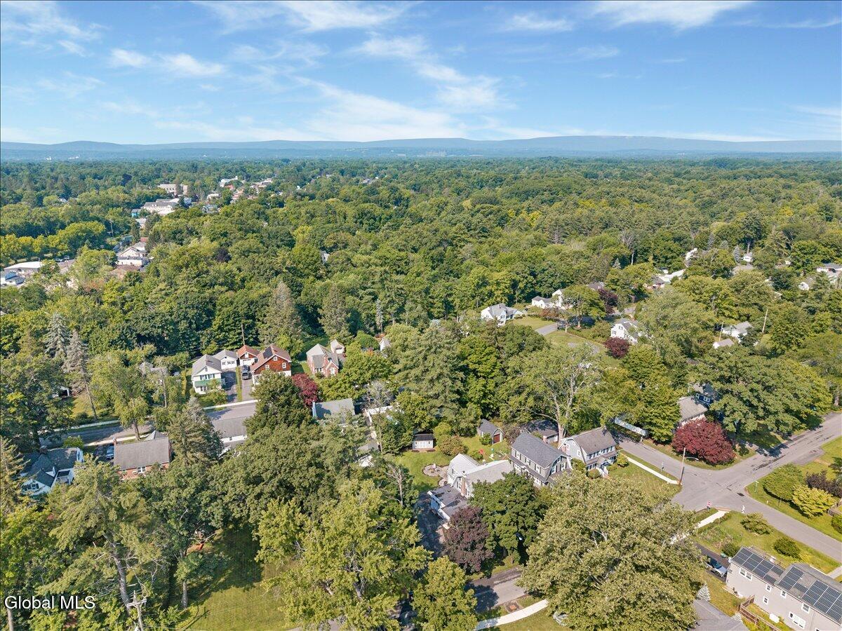 27 Herrick Avenue