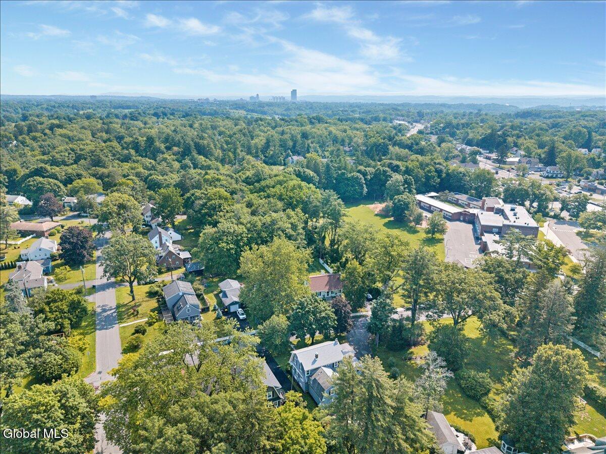 27 Herrick Avenue