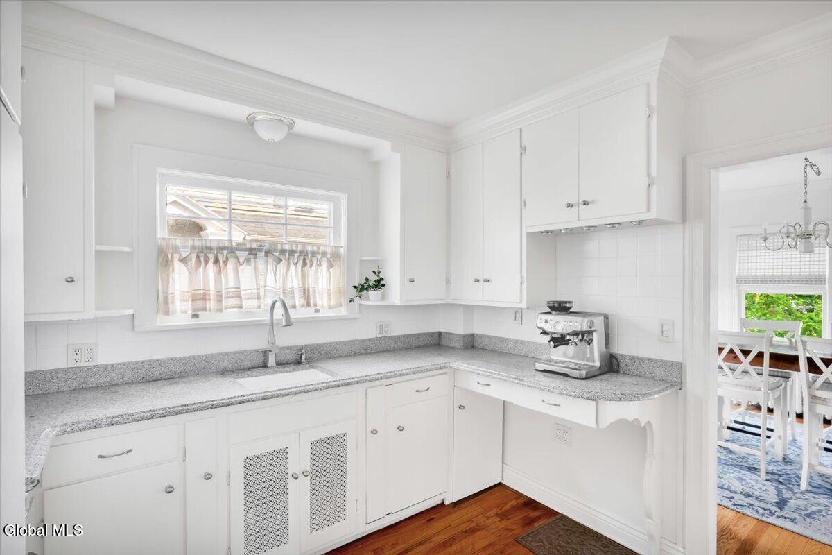 27 Herrick Avenue