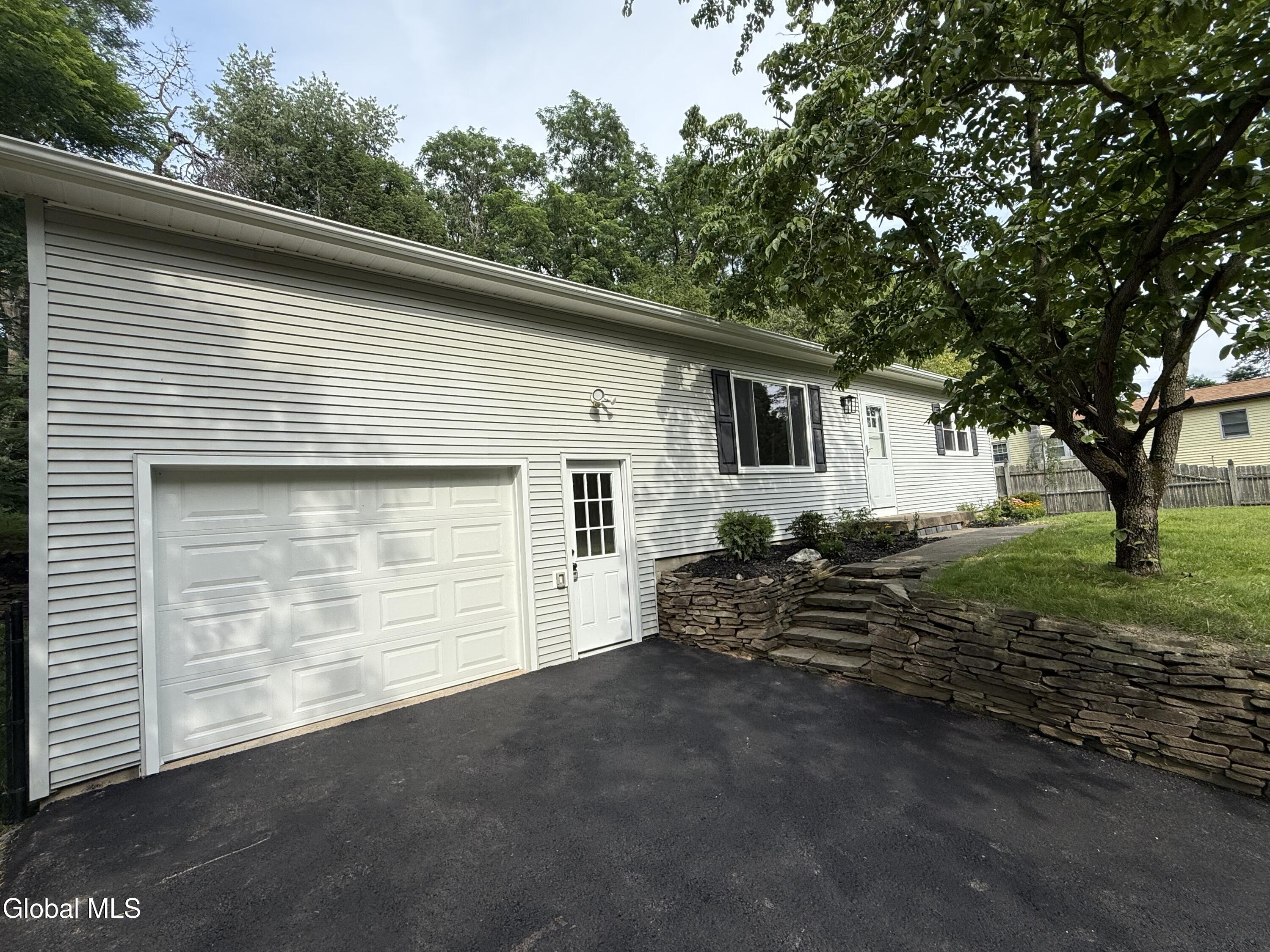 1326 Kings Road