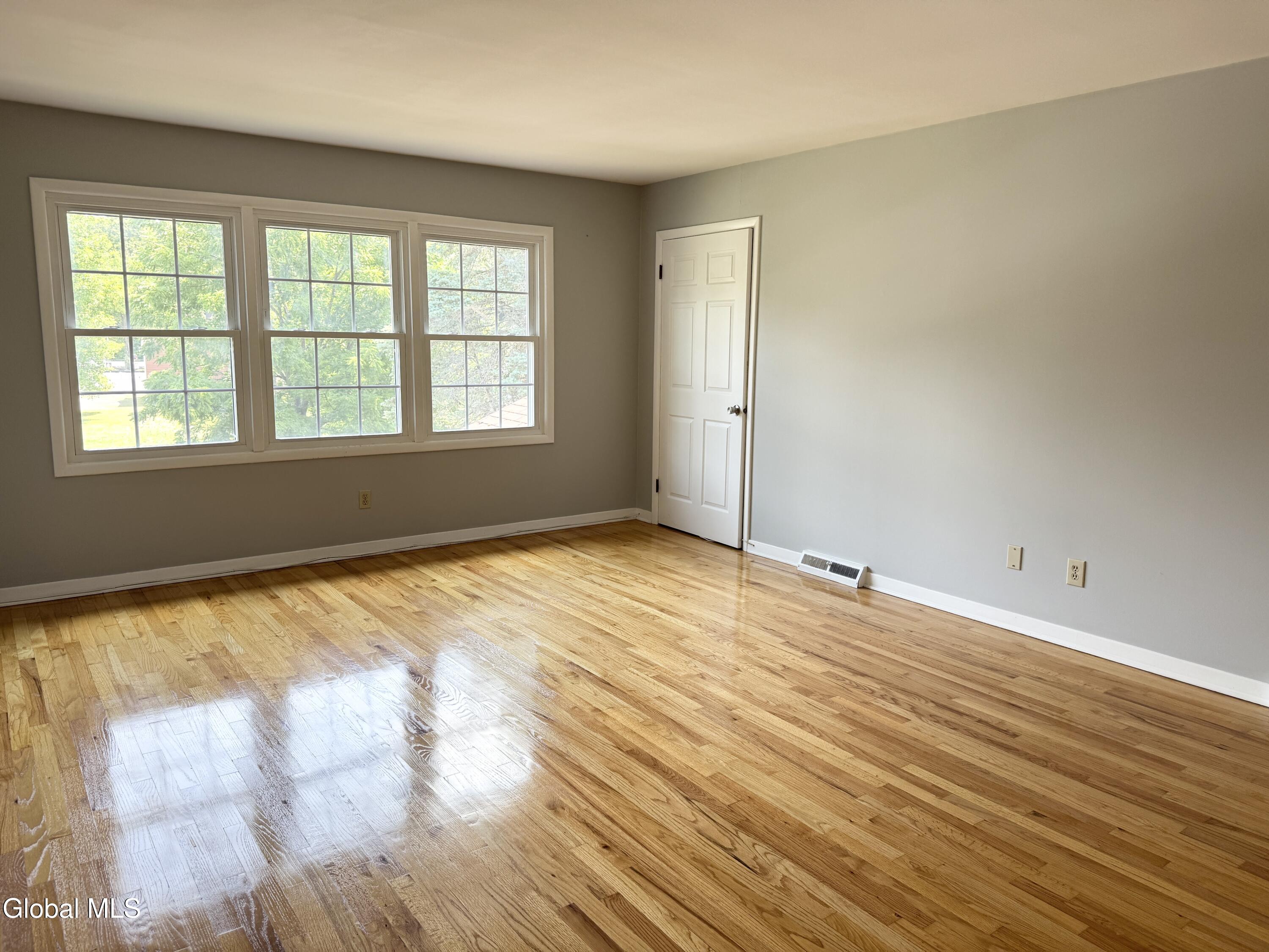 7 Regina Court, APT 4