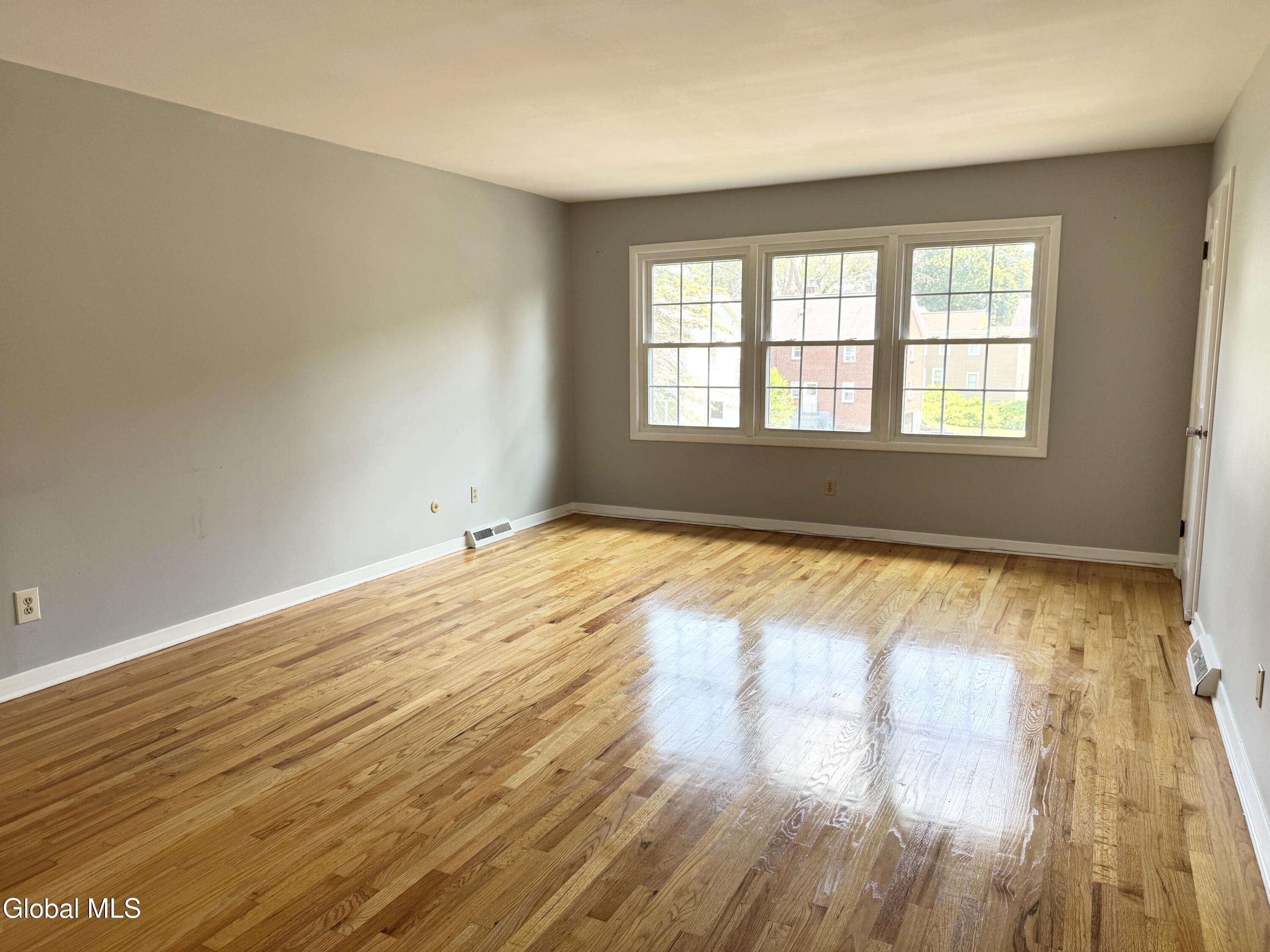 7 Regina Court, APT 4