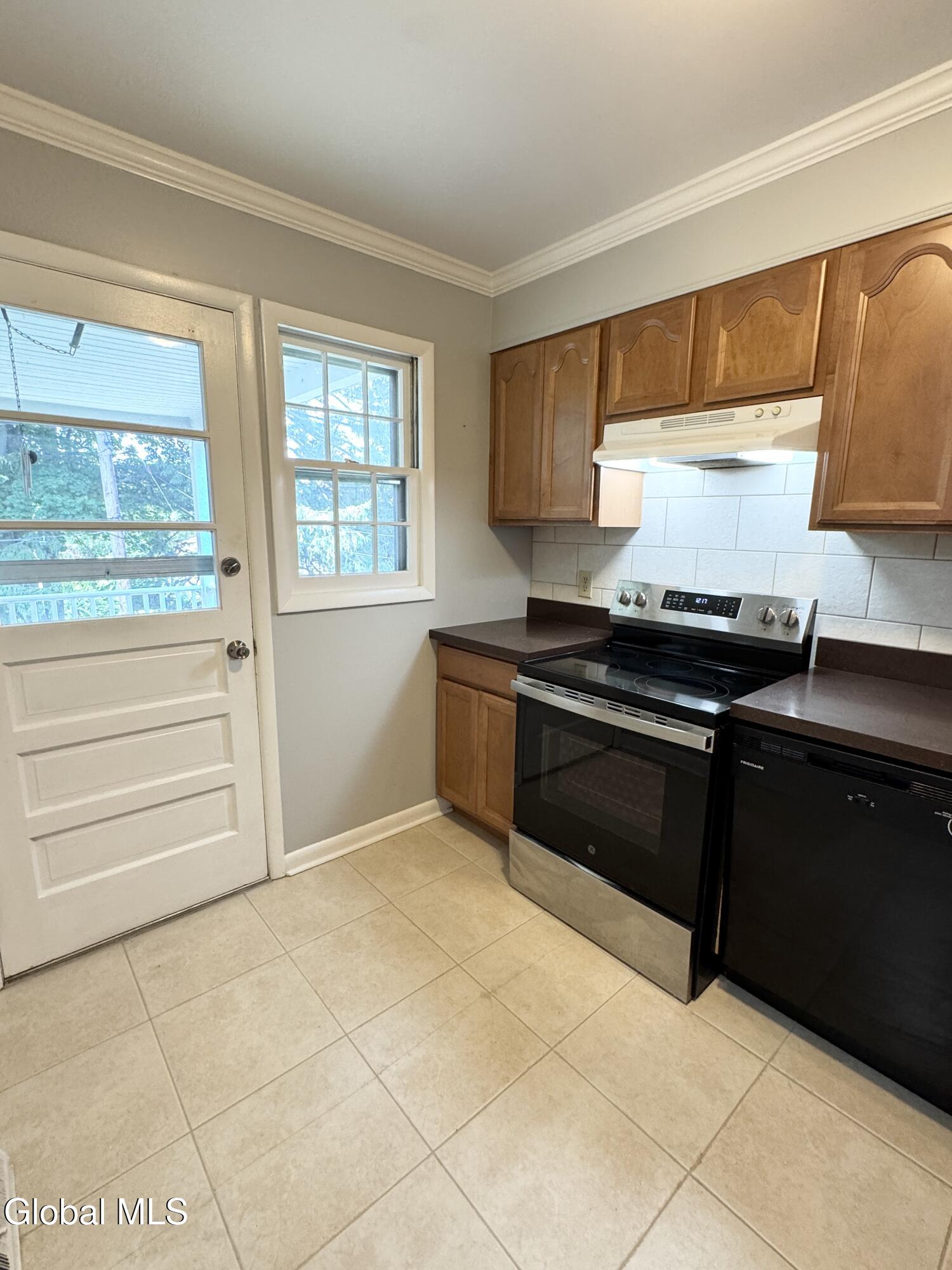 7 Regina Court, APT 4