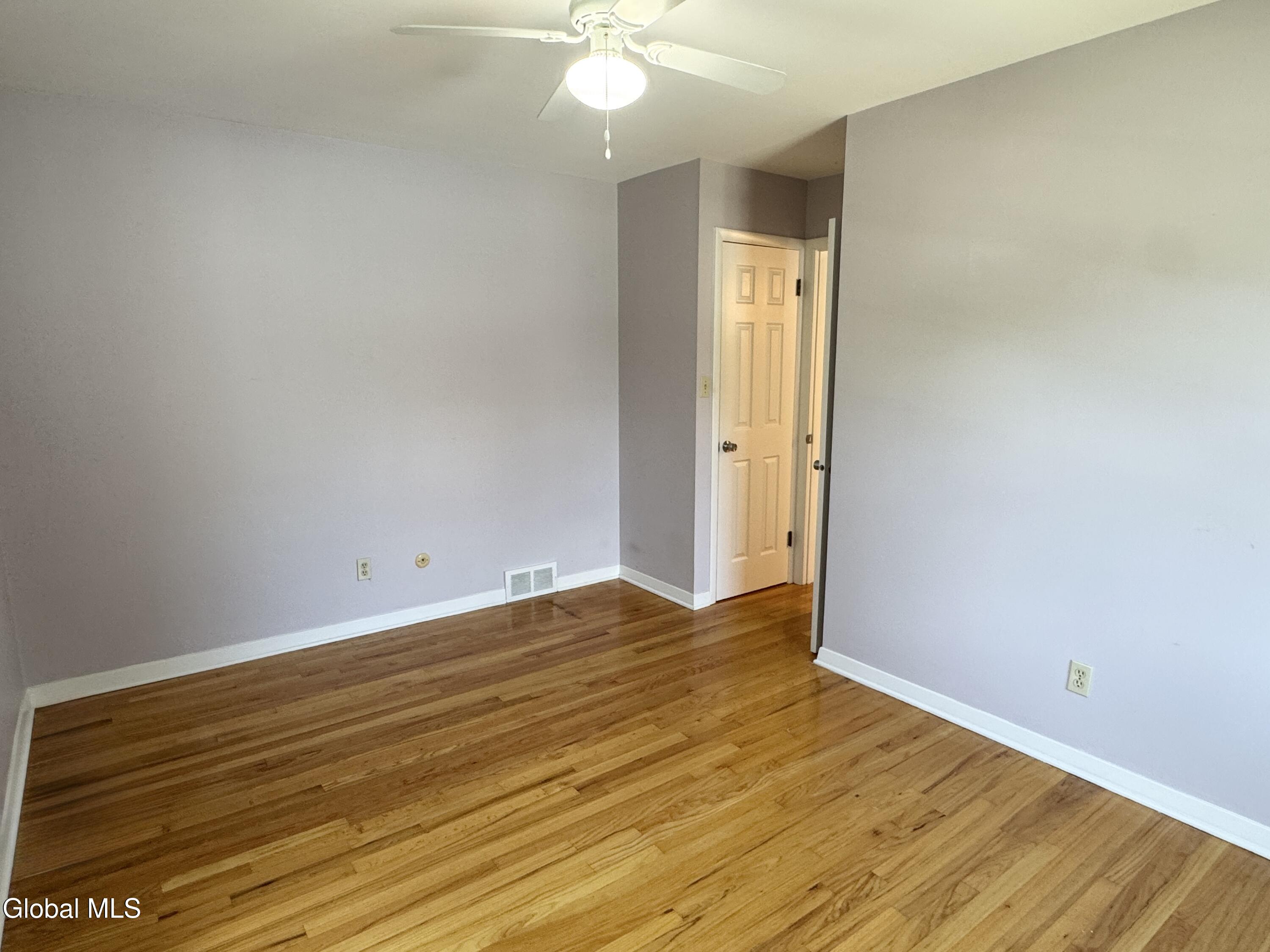 7 Regina Court, APT 4