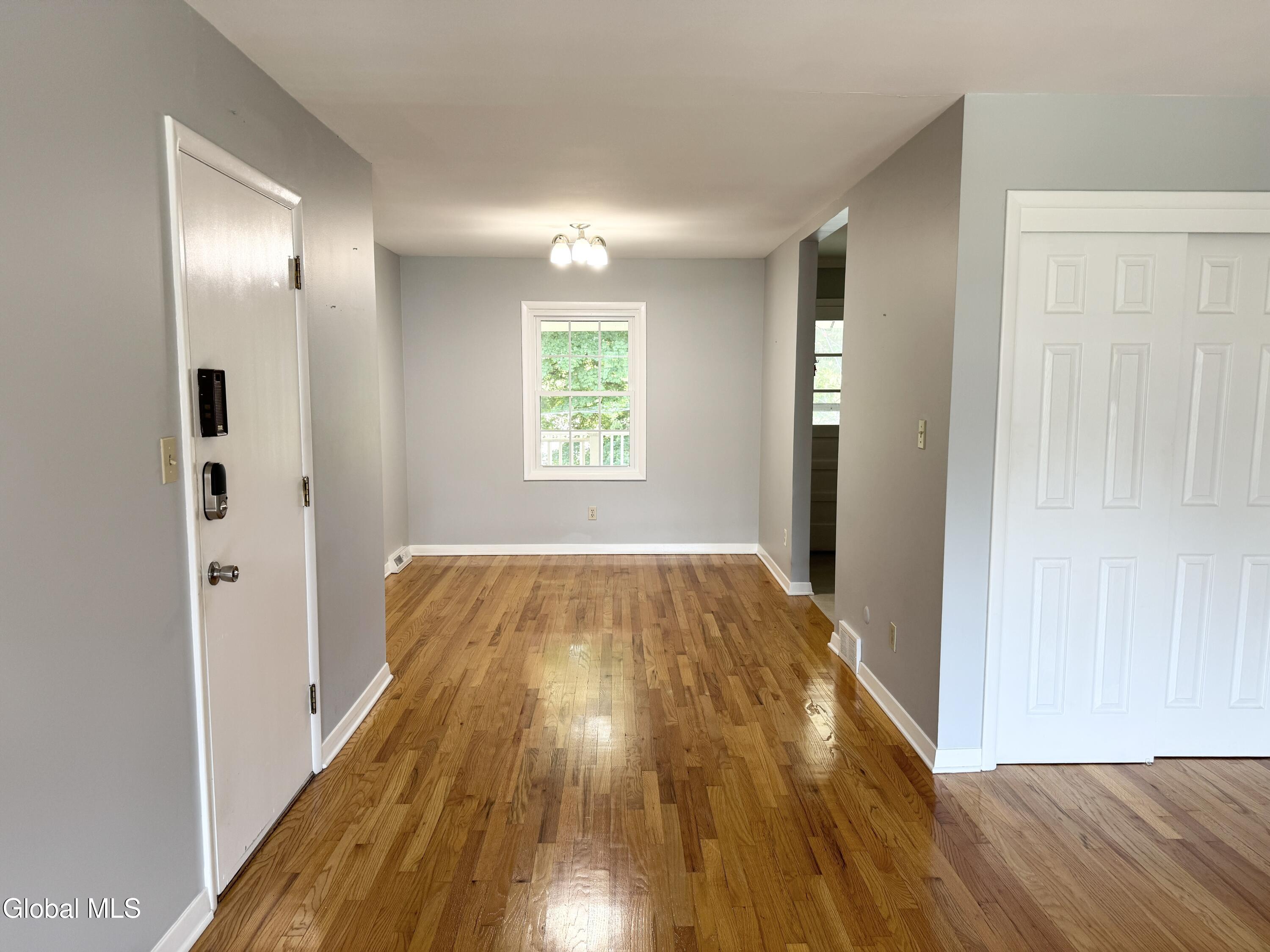 7 Regina Court, APT 4
