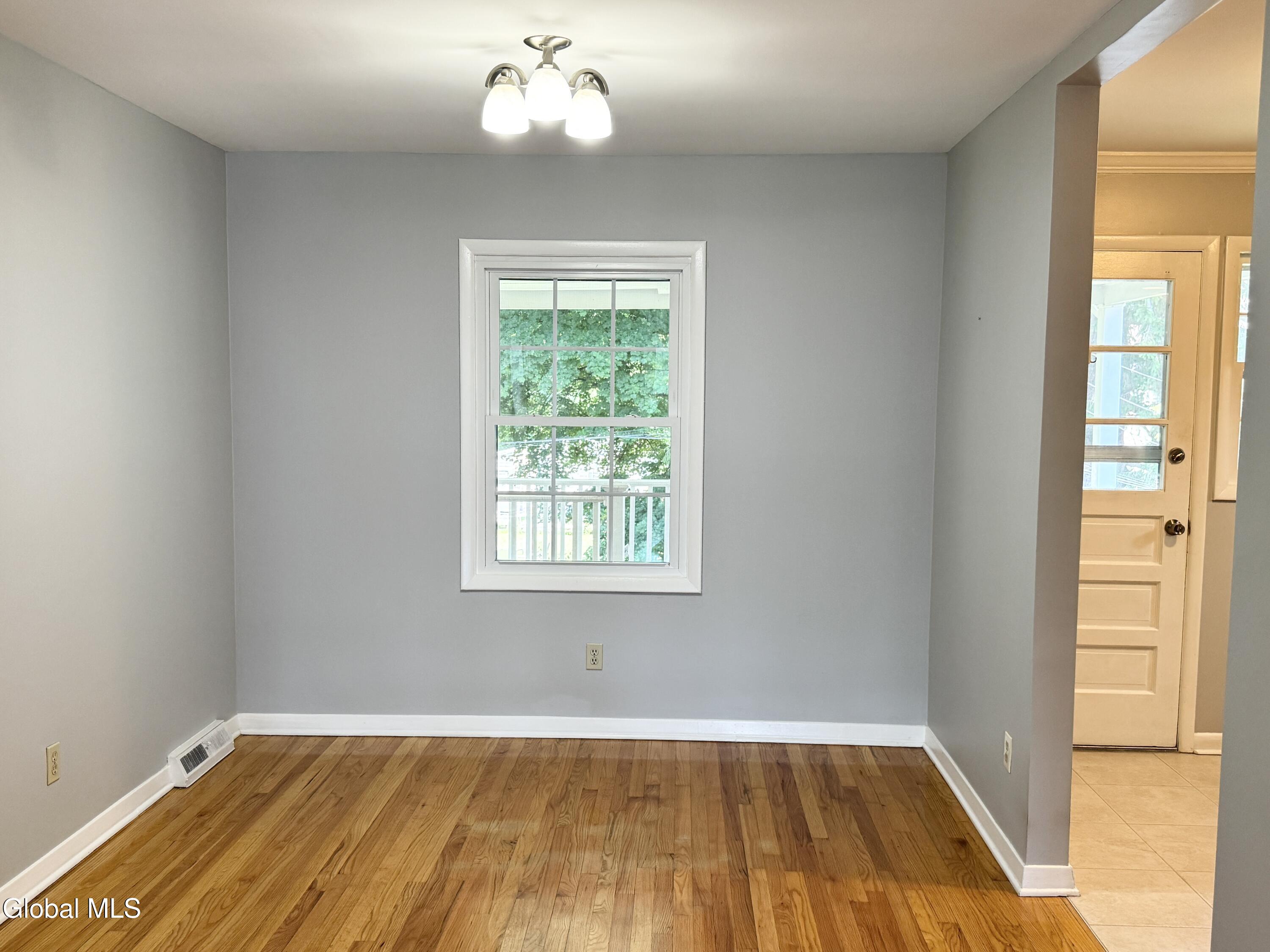 7 Regina Court, APT 4