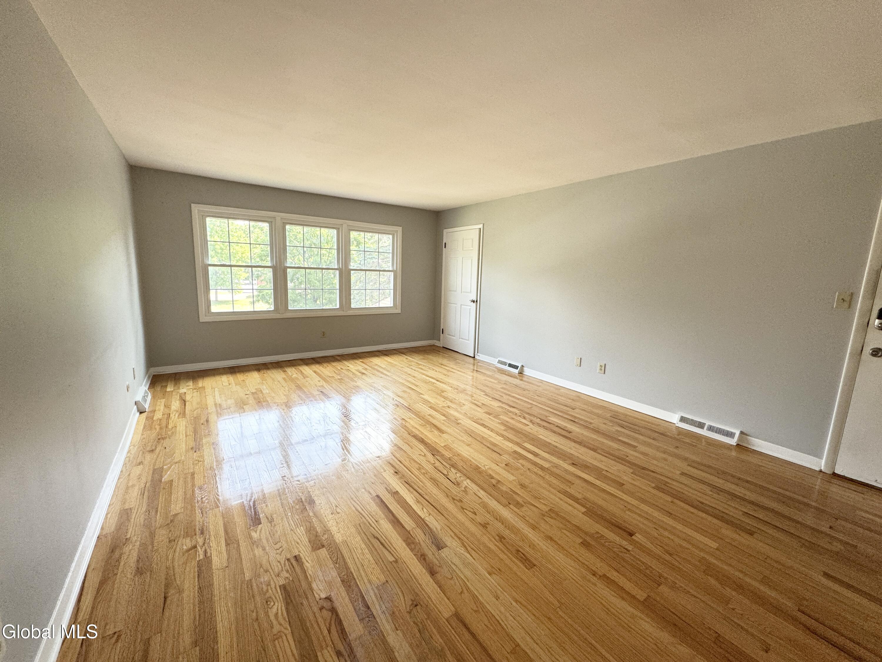7 Regina Court, APT 4