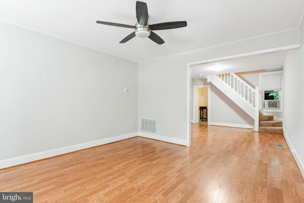 15 JEFFERSON PLACE