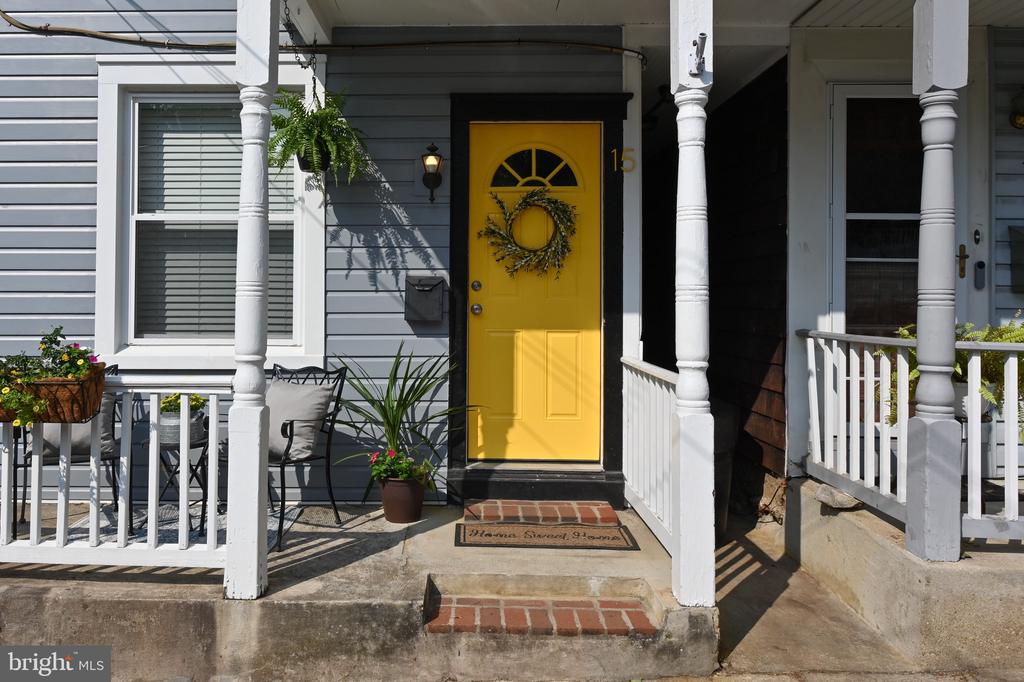 15 JEFFERSON PLACE