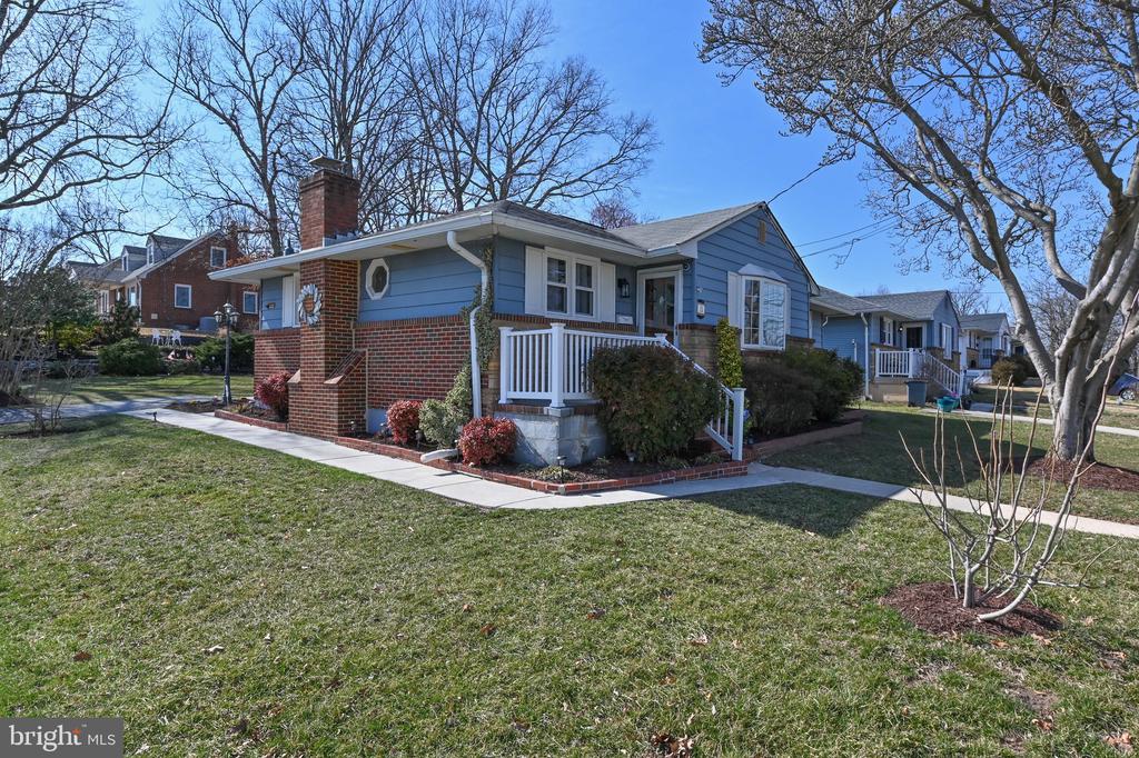 13 MAGNOLIA AVENUE