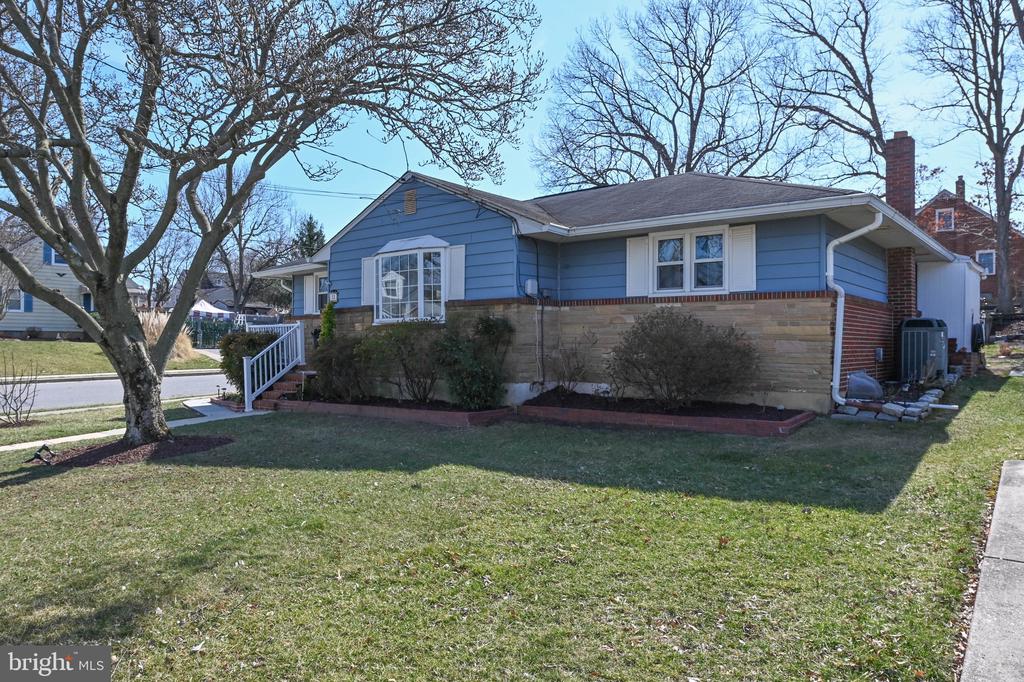 13 MAGNOLIA AVENUE