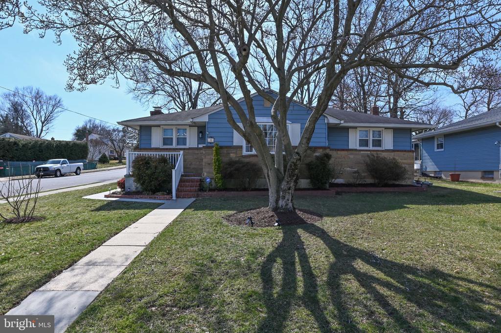 13 MAGNOLIA AVENUE