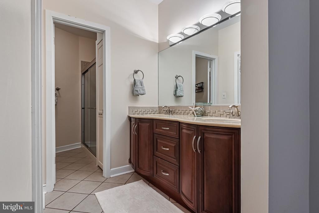 2012 QUAY VILLAGE COURT Unit: 202