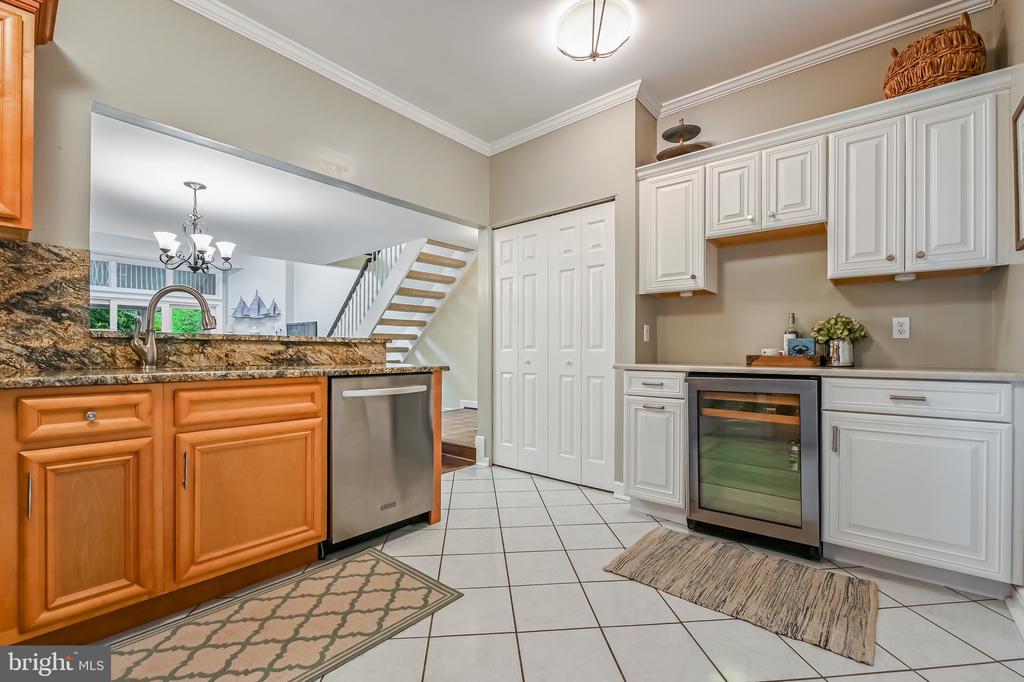 2012 QUAY VILLAGE COURT Unit: 202