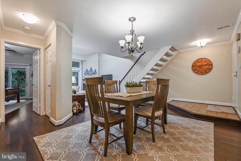 2012 QUAY VILLAGE COURT Unit: 202