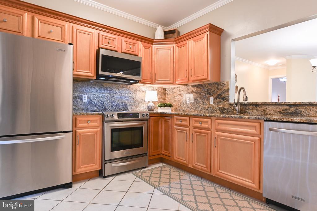 2012 QUAY VILLAGE COURT Unit: 202