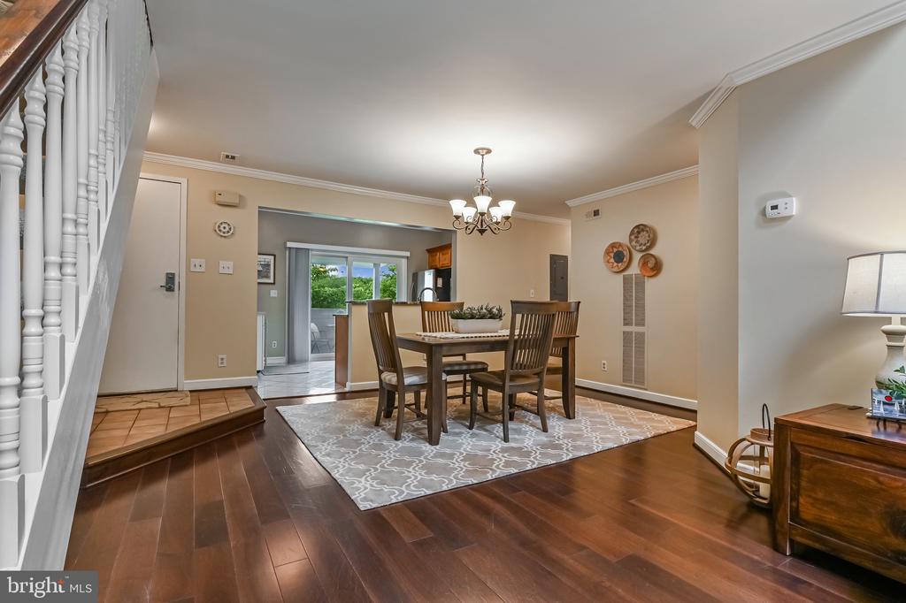 2012 QUAY VILLAGE COURT Unit: 202