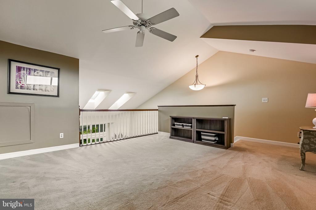 2012 QUAY VILLAGE COURT Unit: 202