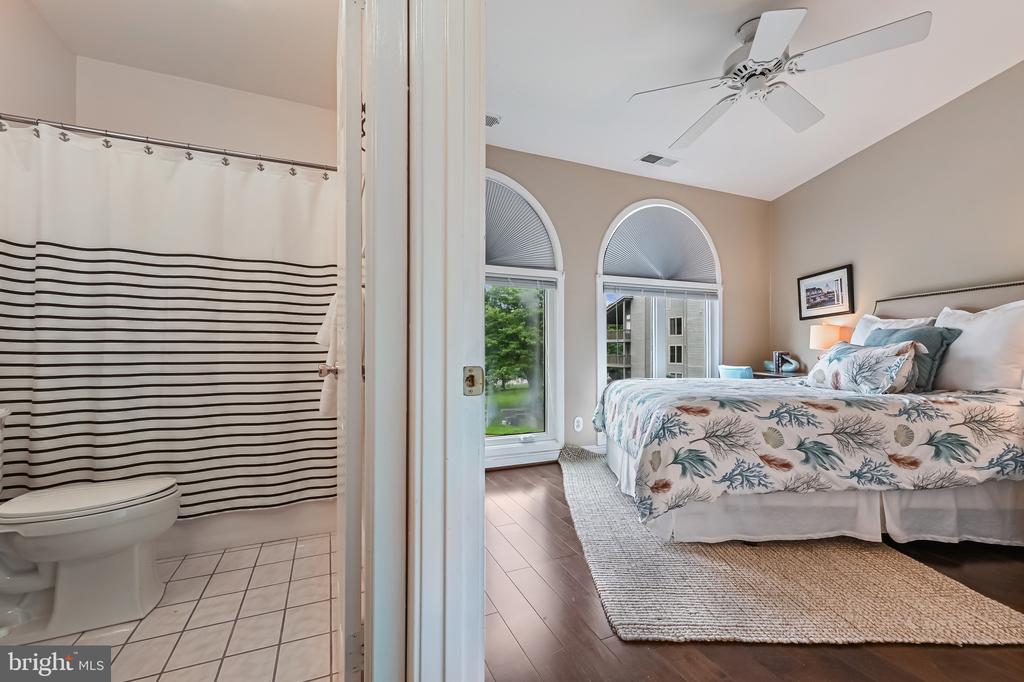 2012 QUAY VILLAGE COURT Unit: 202