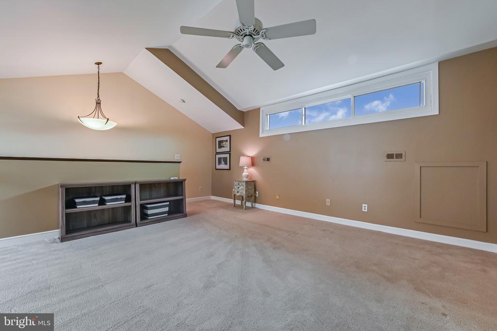 2012 QUAY VILLAGE COURT Unit: 202
