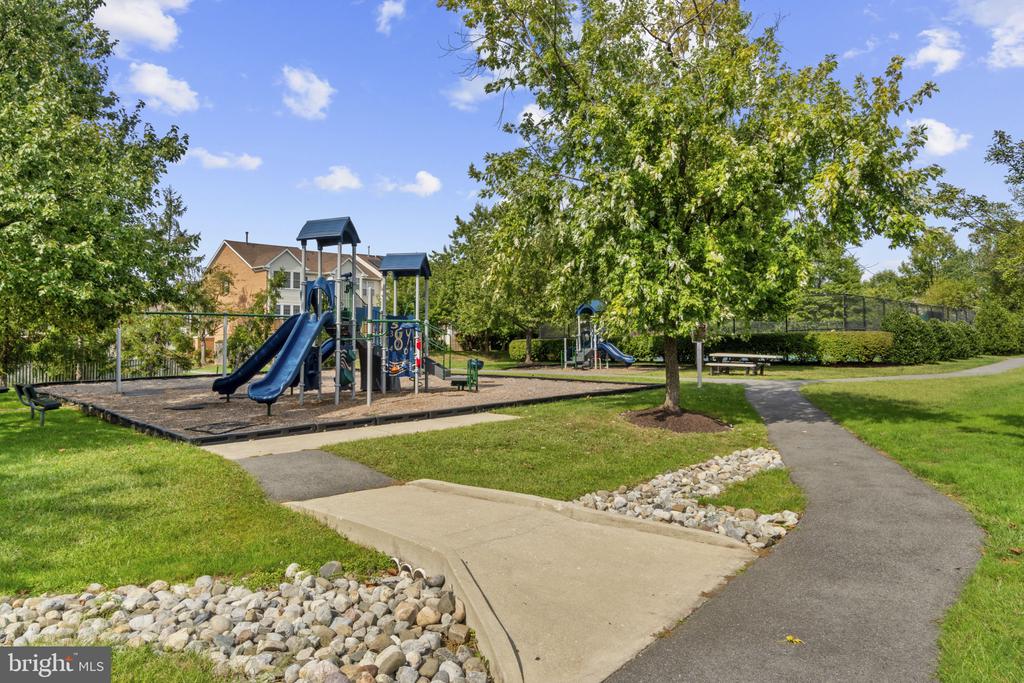 3727 WESTFIELD COURT