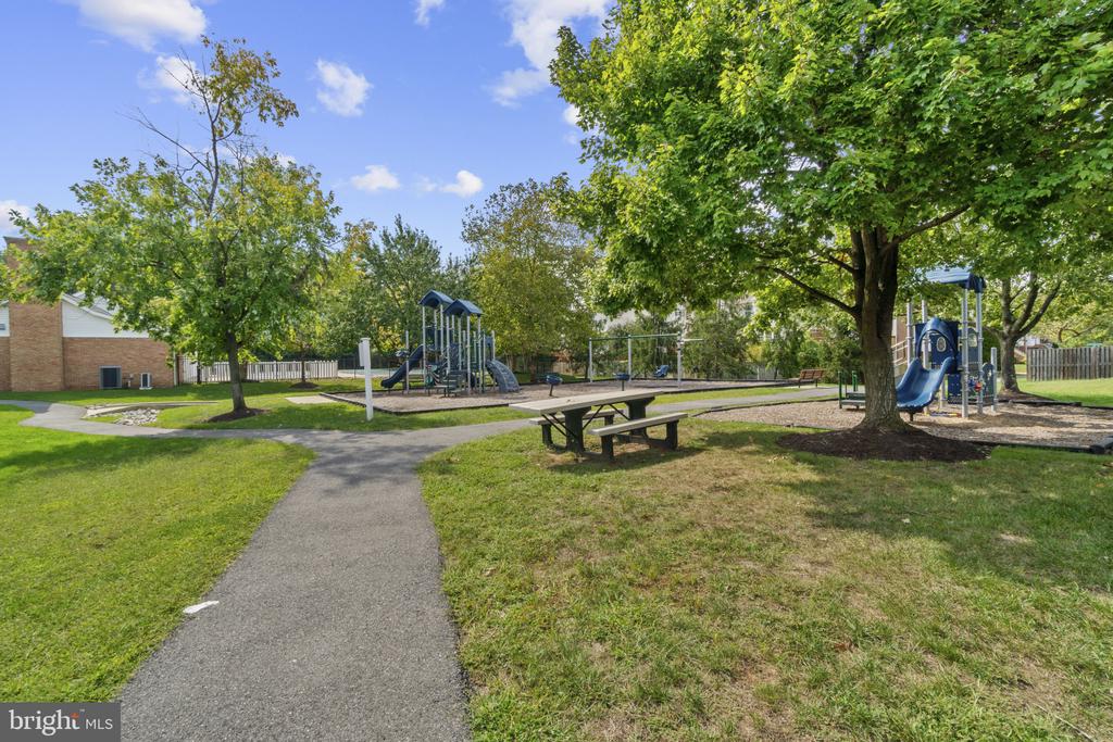 3727 WESTFIELD COURT