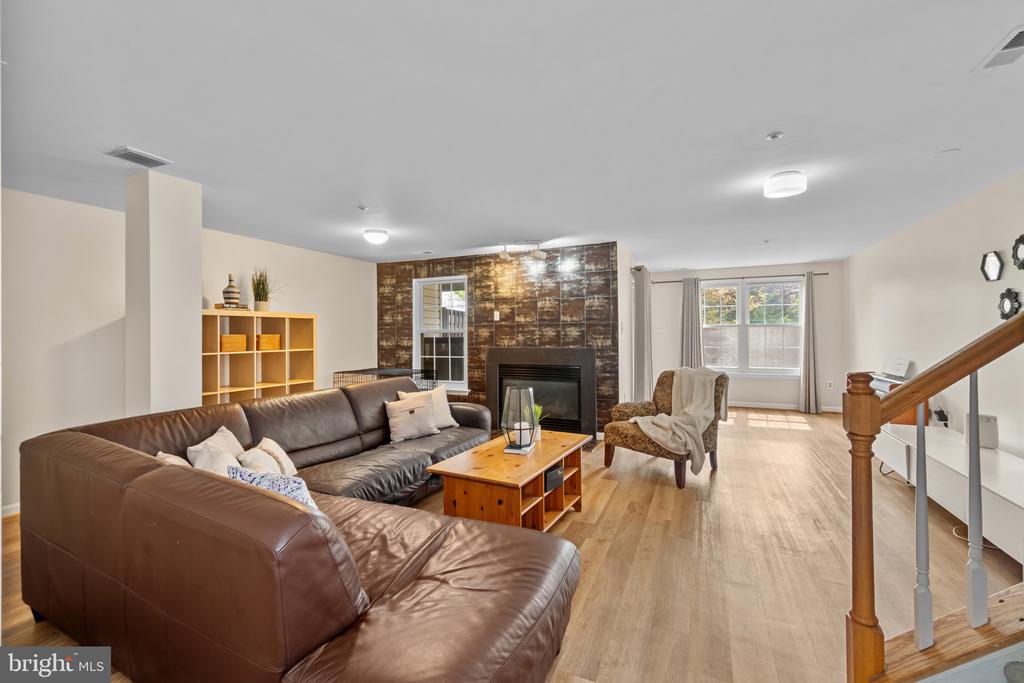 3727 WESTFIELD COURT
