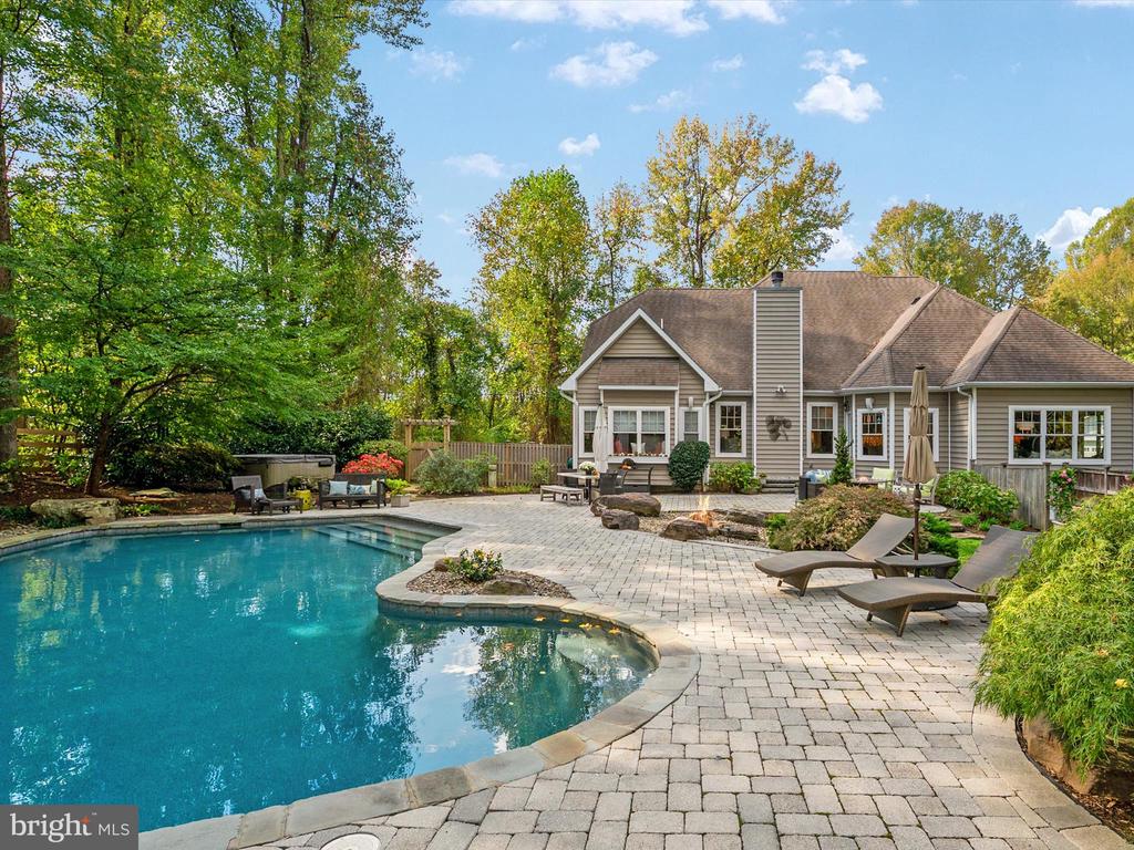 392 HARWOOD ROAD