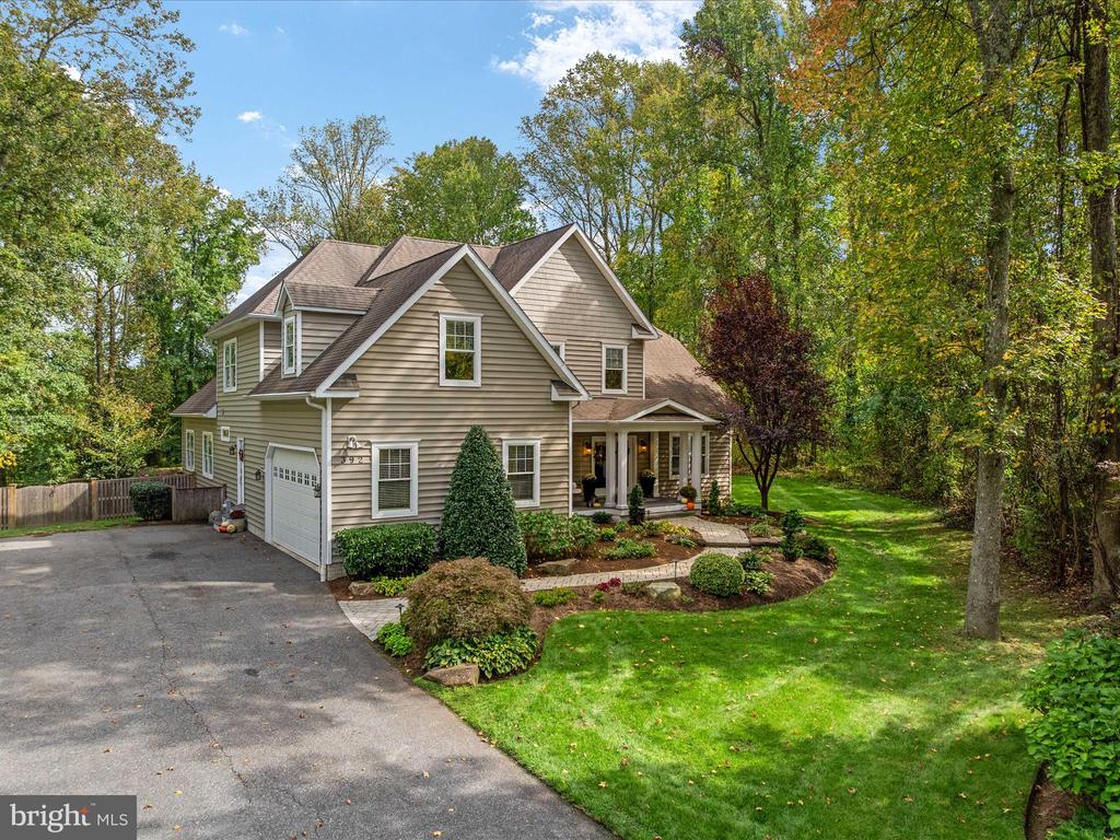 392 HARWOOD ROAD
