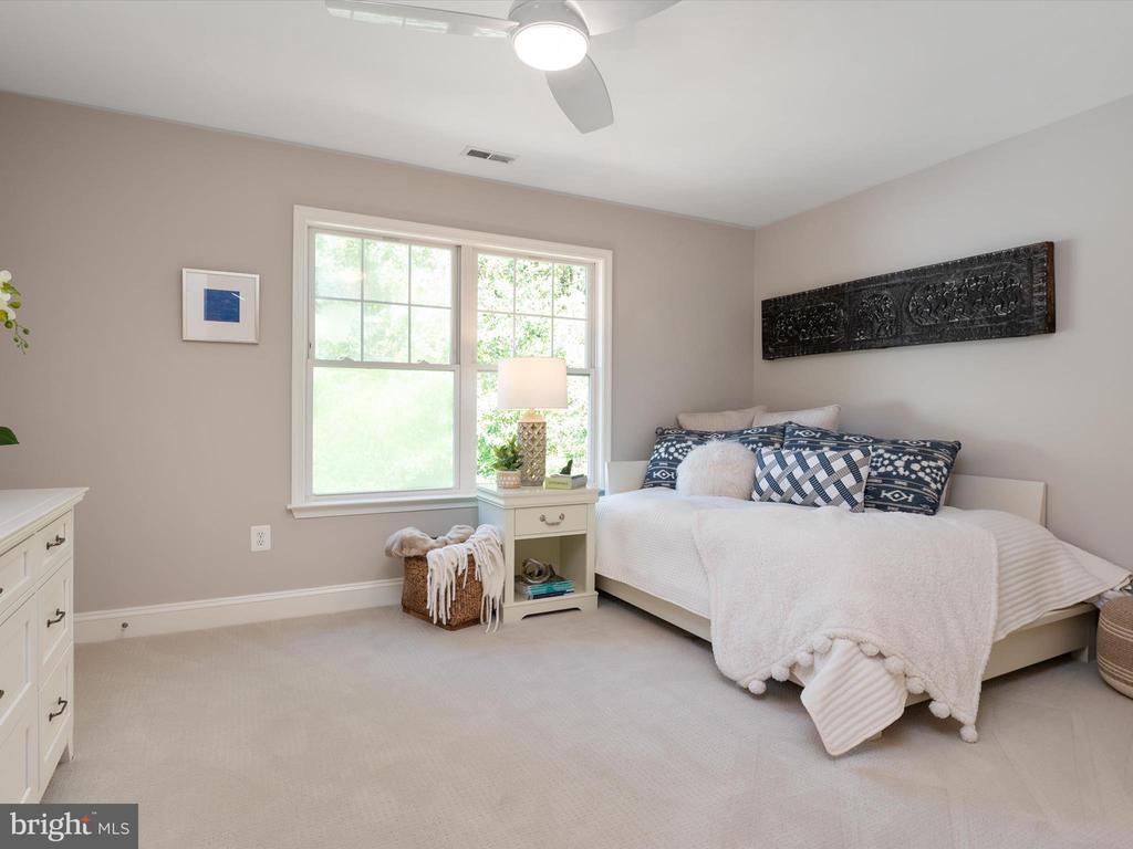 392 HARWOOD ROAD