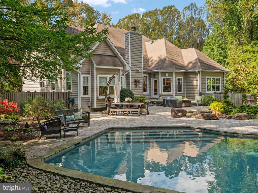 392 HARWOOD ROAD