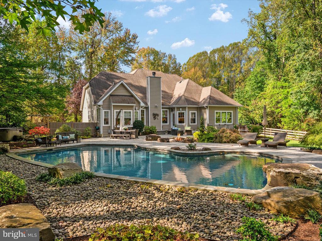 392 HARWOOD ROAD