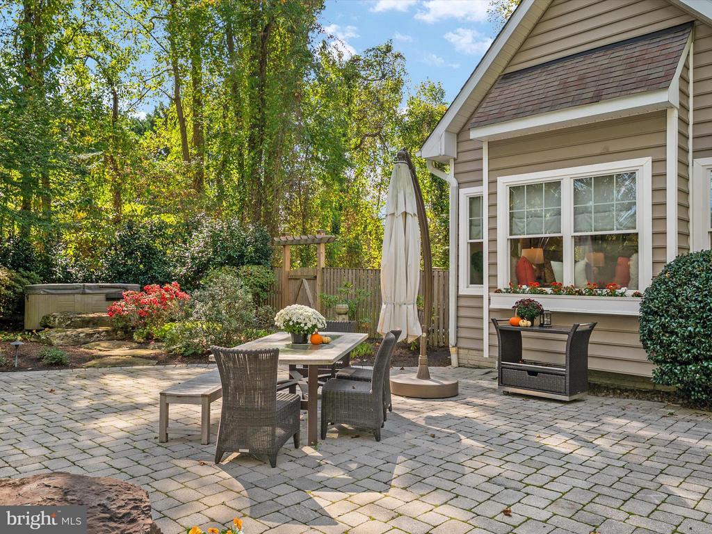 392 HARWOOD ROAD