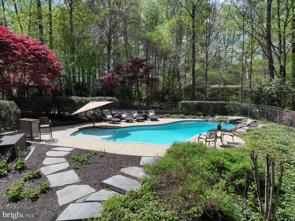 3509 MARTHAS VINEYARD WAY