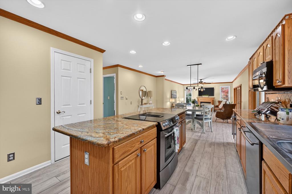3509 MARTHAS VINEYARD WAY