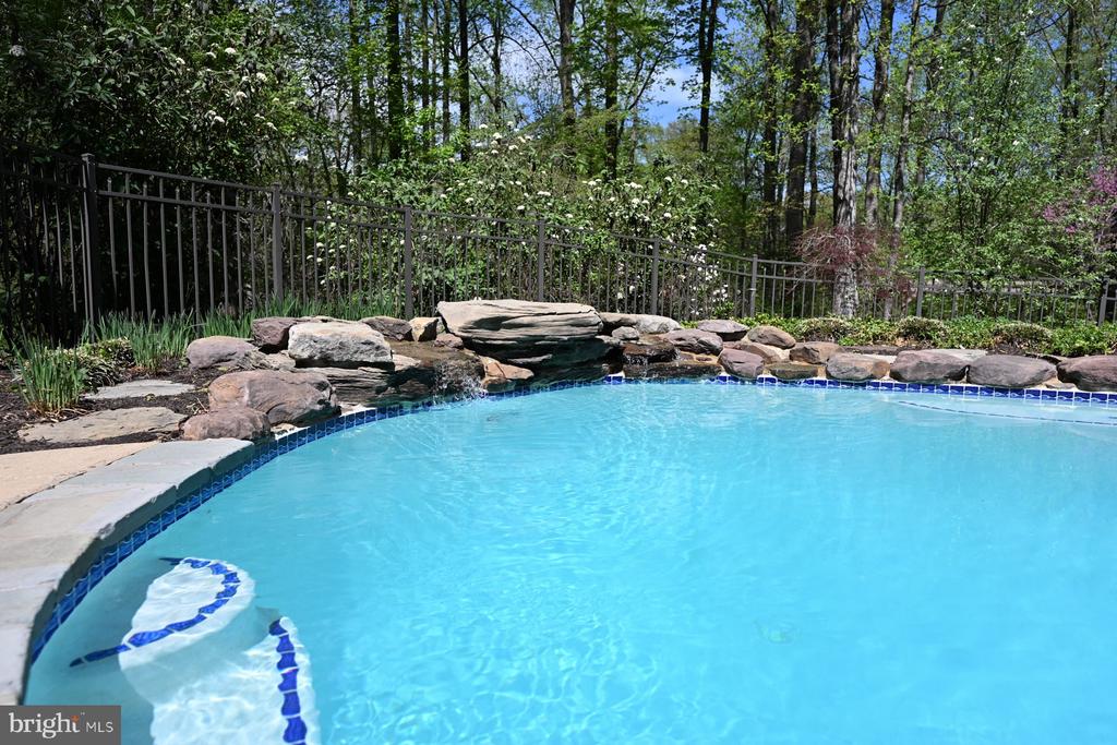 3509 MARTHAS VINEYARD WAY