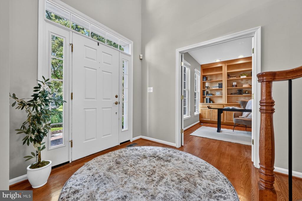 2407 LAWNDALE COURT