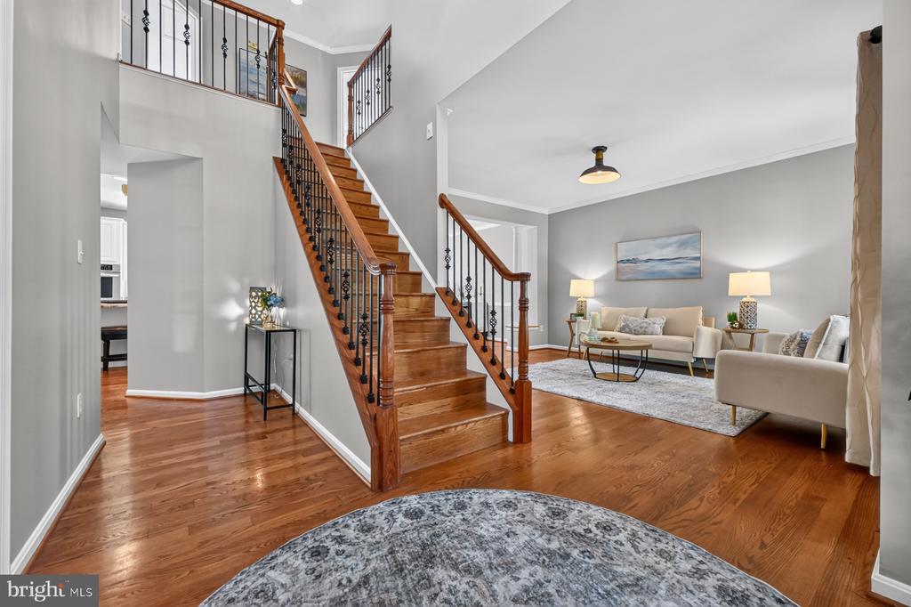 2407 LAWNDALE COURT