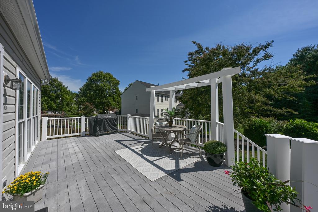 2407 LAWNDALE COURT