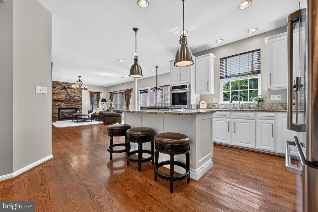 2407 LAWNDALE COURT