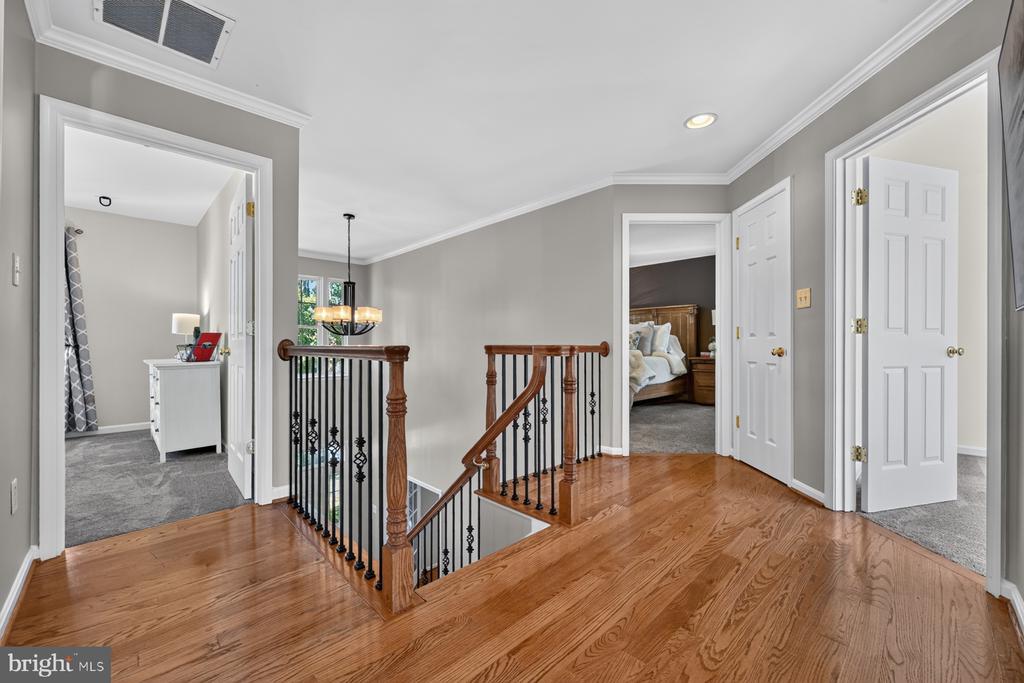 2407 LAWNDALE COURT