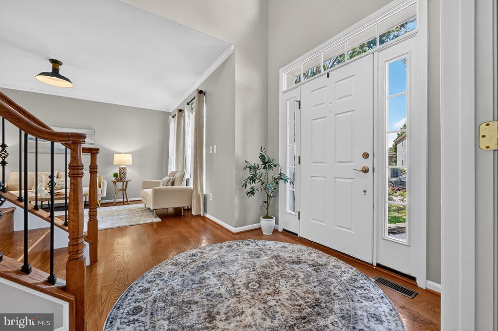 2407 LAWNDALE COURT