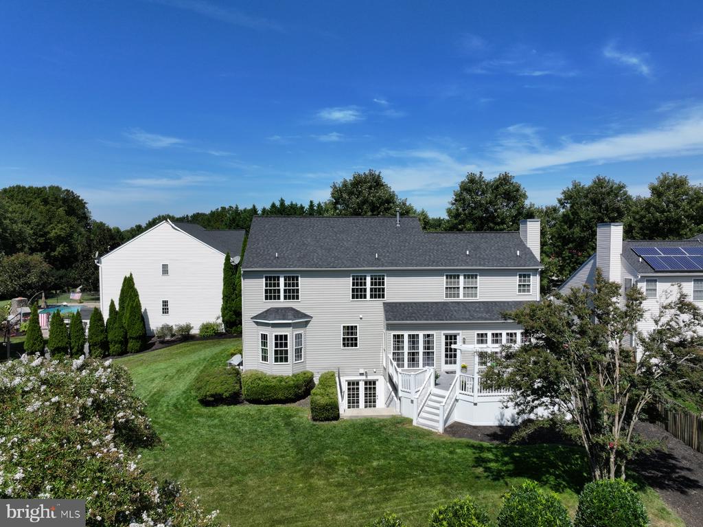2407 LAWNDALE COURT