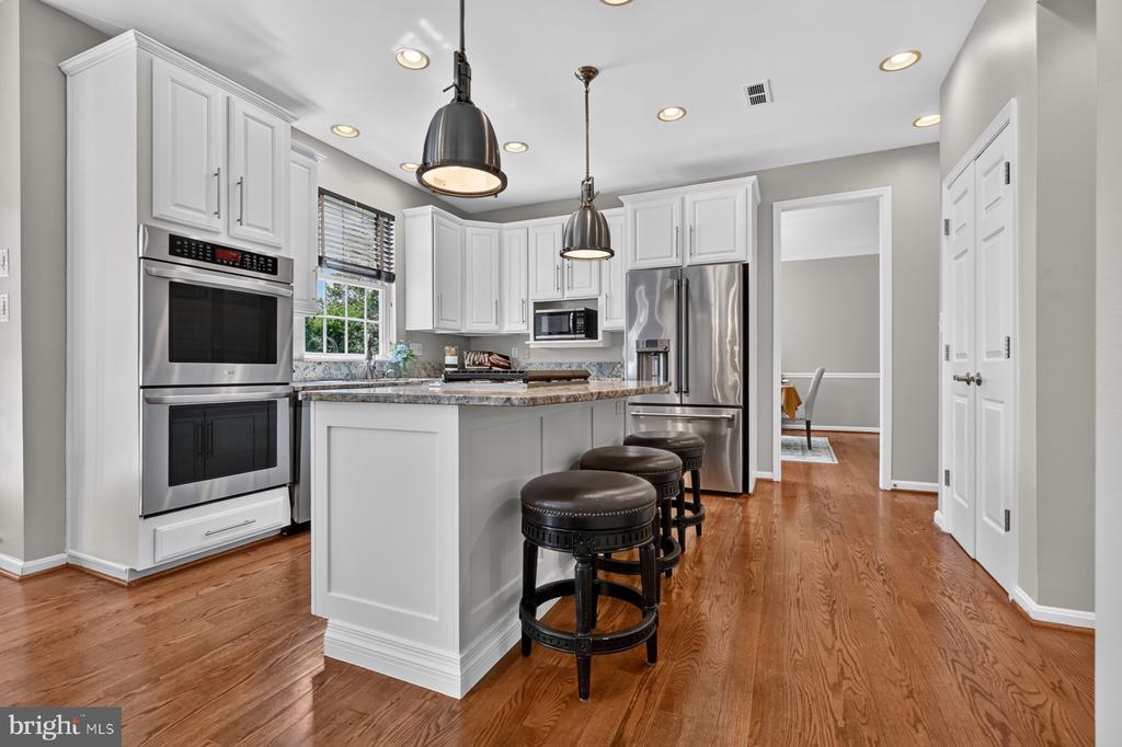2407 LAWNDALE COURT