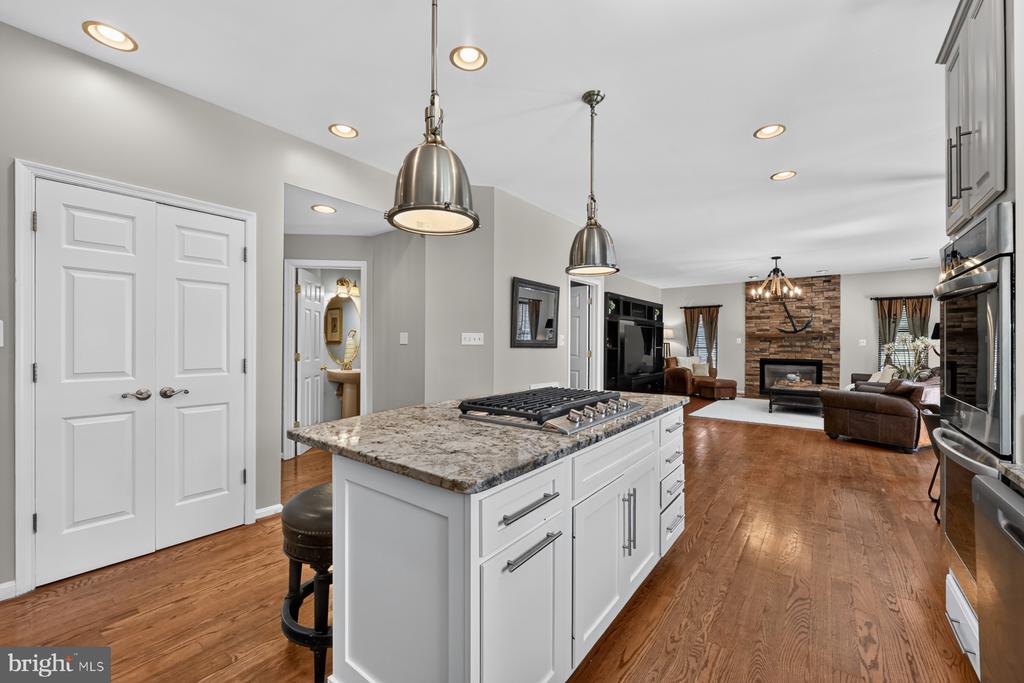 2407 LAWNDALE COURT