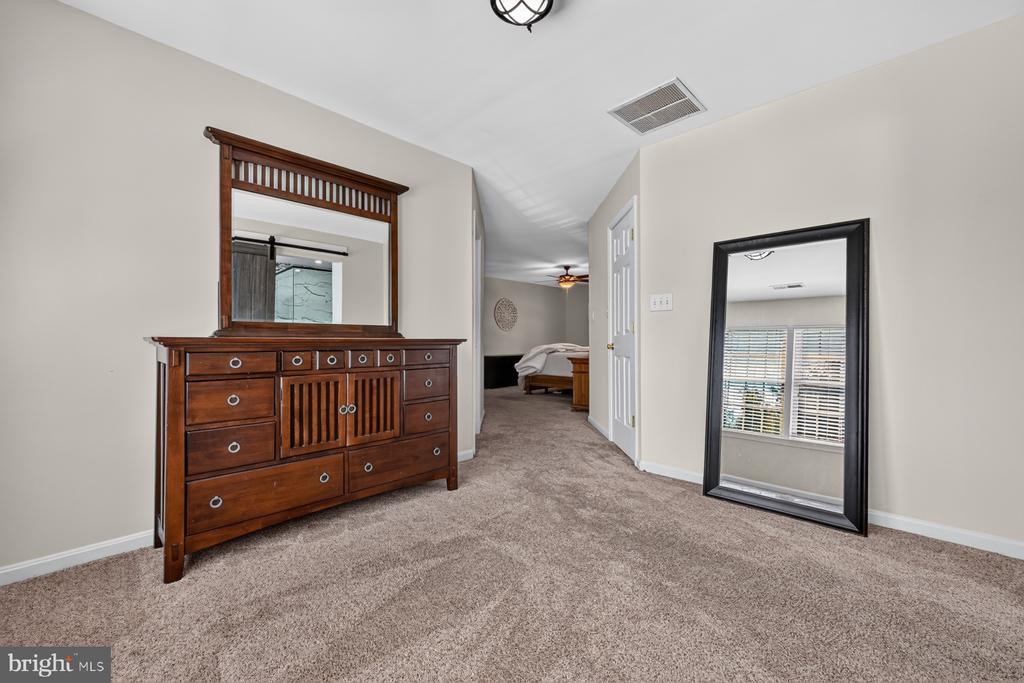 2407 LAWNDALE COURT