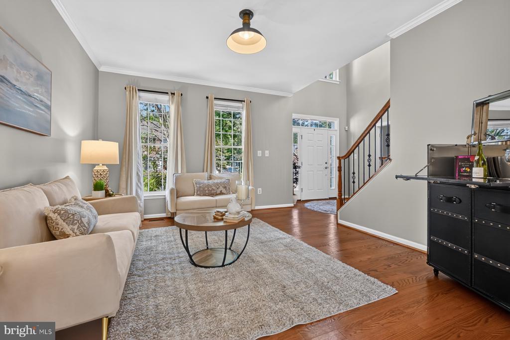 2407 LAWNDALE COURT